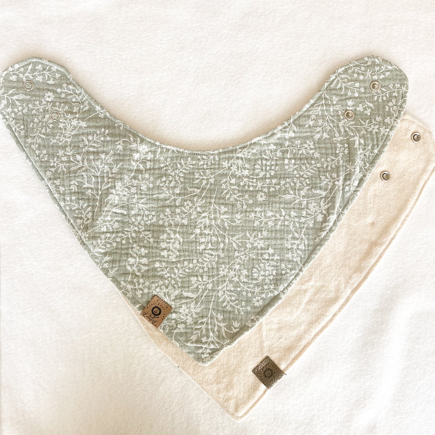 Greenery Gauze Bandana Bib, Set of 1, Reversible